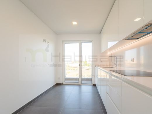 Apartment / Etagenwohnung in Cascais, Lissabon