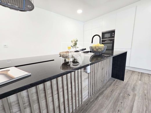 Luksusowy dom w Charneca de Caparica, Almada