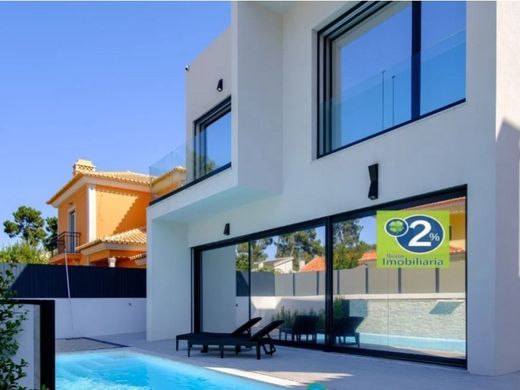 Luxus-Haus in Charneca de Caparica, Almada