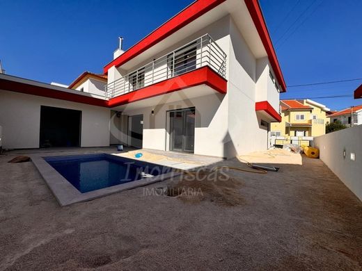 بيت مستقل ﻓﻲ Loures, Distrito de Lisboa