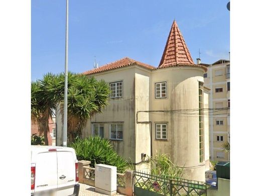 Apartment in Almada, Distrito de Setúbal