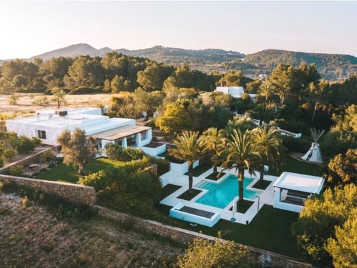 Villa in Santa Eulària des Riu, Balearen Inseln