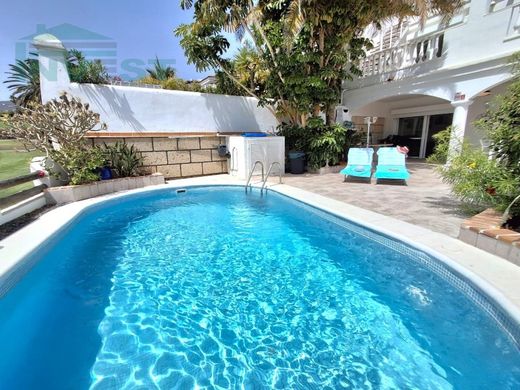 Adeje, サンタ・クルス・デ・テネリフェのマルチファミリーヴィラ