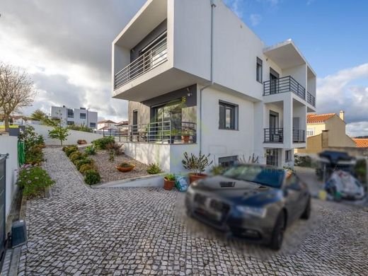 Detached House in Torres Vedras, Lisbon