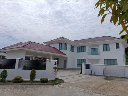 Maison individuelle à Mentiri, Daerah Brunei dan Muara