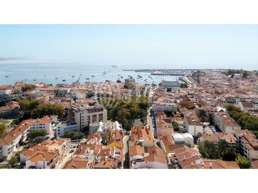 Apartment / Etagenwohnung in Cascais, Lissabon