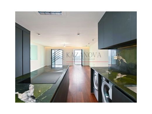 Apartment / Etagenwohnung in Oeiras, Lissabon