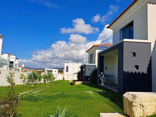 Συγκρότημα ανεξάρτητων κατοικιών σε Caldas da Rainha, Distrito de Leiria