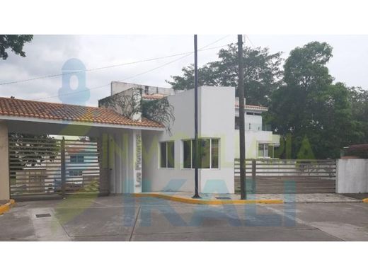 ‏בתי יוקרה ב  Poza Rica de Hidalgo, Estado de Veracruz-Llave