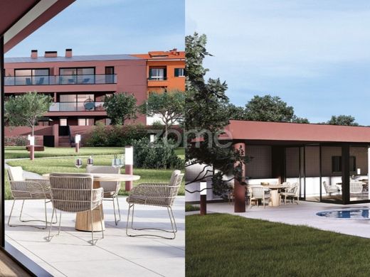 Apartment / Etagenwohnung in Espinho, Distrito de Aveiro