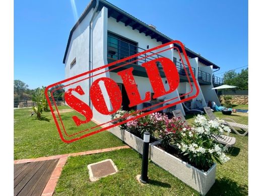 Смежная Вилла, Silves, Distrito de Faro