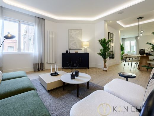 Apartment / Etagenwohnung in Madrid, Provinz Madrid