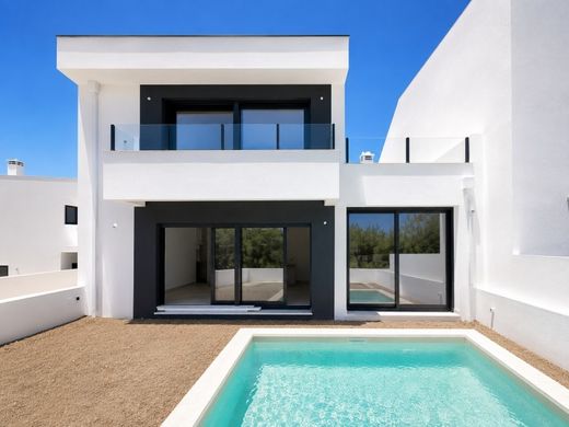 Semidetached House in Sesimbra, Distrito de Setúbal