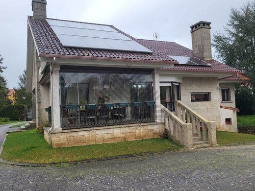 Luxus-Haus in Nigrán, Pontevedra