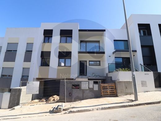 منزل ﻓﻲ Odivelas, Distrito de Lisboa