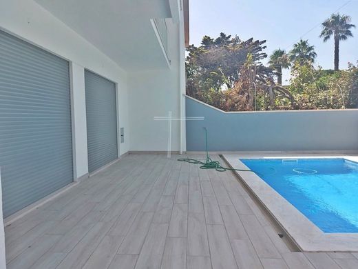 Mehrfamilienhaus in Almada, Distrito de Setúbal