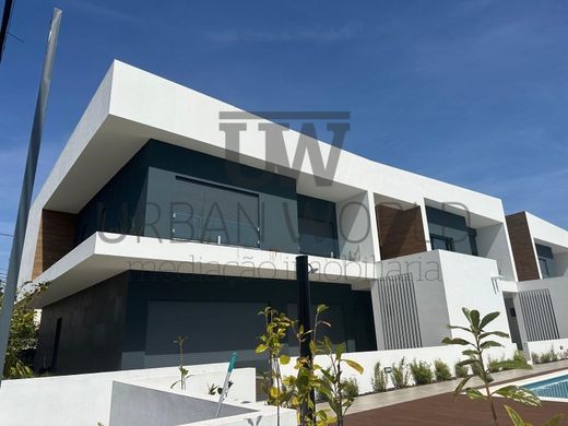 Semidetached House in Loures, Lisbon