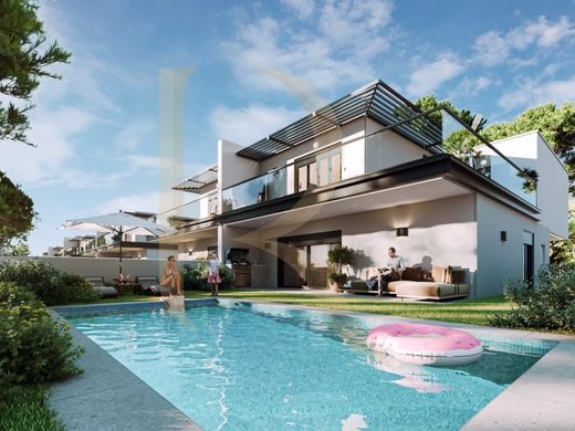 Semidetached House in Seixal, Distrito de Setúbal