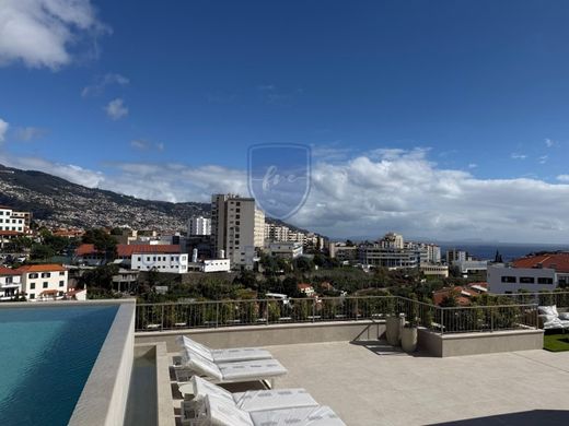 Funchal, Madeiraのアパートメント