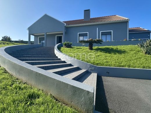 Casa de lujo en Ribeira Grande, Azores