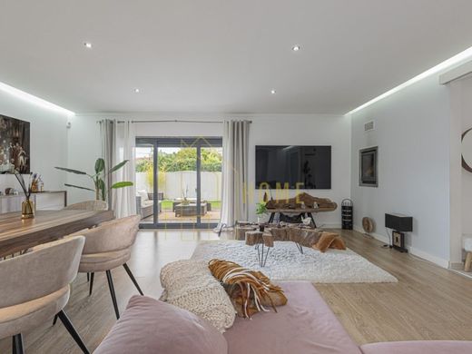 بيت مستقل ﻓﻲ Barreiro, Distrito de Setúbal