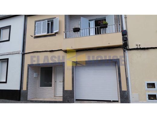 Συγκρότημα ανεξάρτητων κατοικιών σε Ponta Delgada, Azores