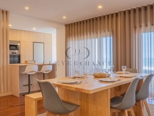 ヴィラ・ノヴァ・デ・ガイア
, Vila Nova de Gaiaの高級住宅