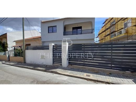 Seixal, Distrito de Setúbalのマルチファミリーヴィラ