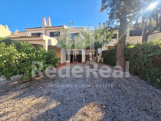 Mehrfamilienhaus in Albufeira, Distrito de Faro