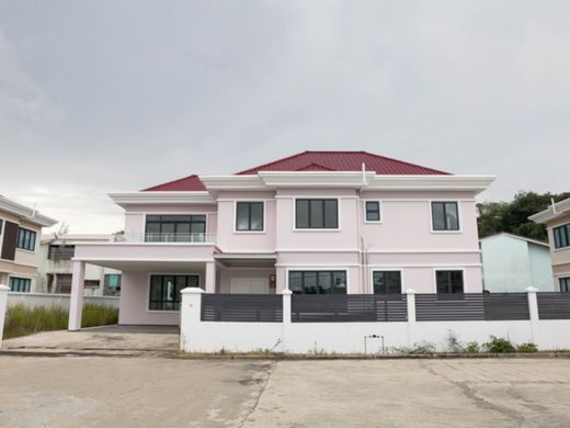 Maison individuelle à Mentiri, Daerah Brunei dan Muara