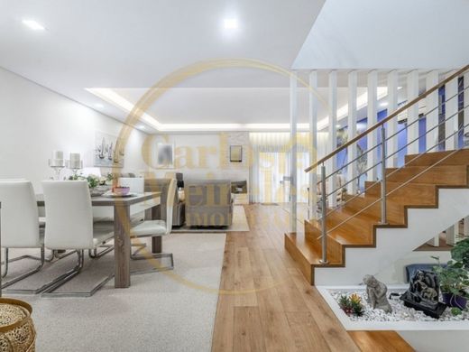 فيلا شبه مستقلة ﻓﻲ Braga, Distrito de Braga