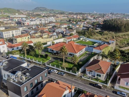 Элитный дом, Ponta Delgada, Azores