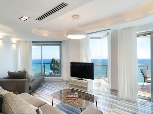 Apartment / Etagenwohnung in Germasógeia, Limassol District