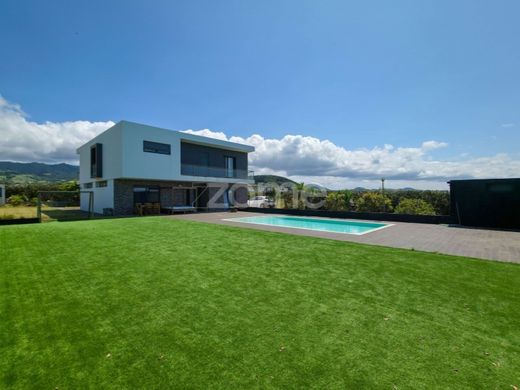 Luxus-Haus in Ribeira Grande, Azores