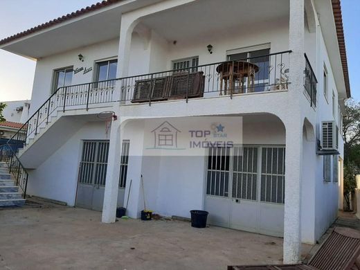 Dom jednorodzinny w Loulé, Distrito de Faro