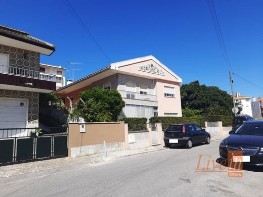 Detached House in Loures, Lisbon