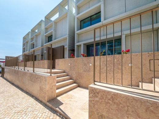 Alcântara, Almadaの高級住宅