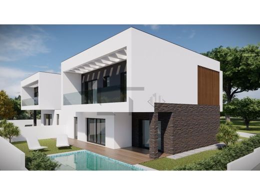 Casa Unifamiliare a Charneca de Caparica, Almada