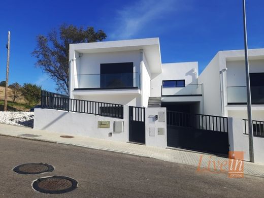 Chalet Pareado en Torres Vedras, Lisboa