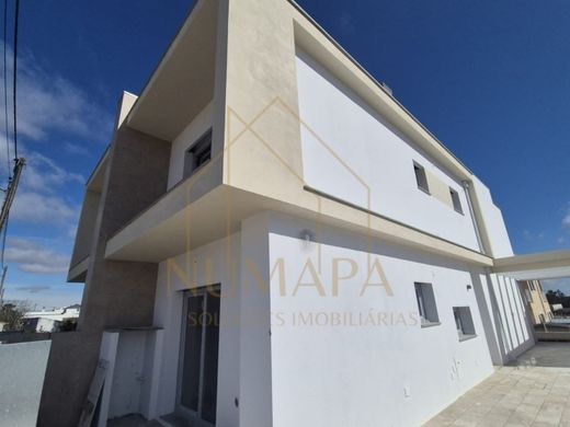 Casa de lujo en Fernao Ferro, Seixal