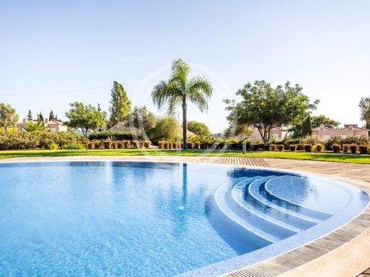 Mehrfamilienhaus in Lagoa, Distrito de Faro