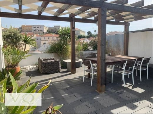 Apartment / Etagenwohnung in Santo António, Lisbon