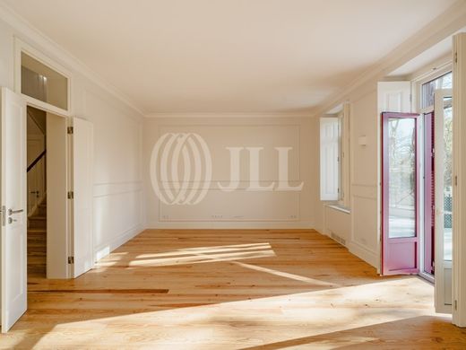 Apartment / Etagenwohnung in Sintra, Lissabon