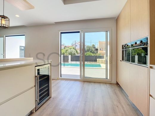 Luxury home in Charneca de Caparica, Almada