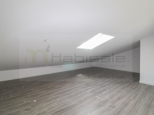 Apartment / Etagenwohnung in Seixal, Distrito de Setúbal