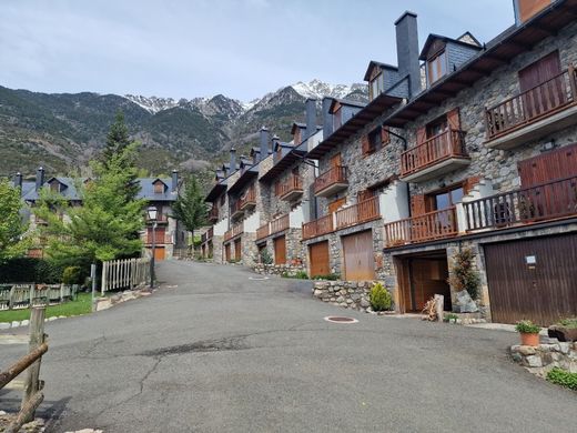 Semidetached House in Benasque, Province of Huesca