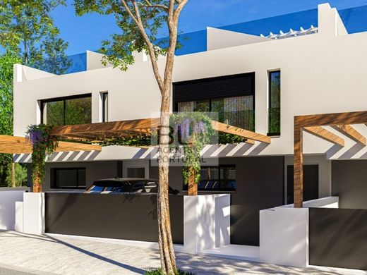 Faro, Distrito de Faroのマルチファミリーヴィラ