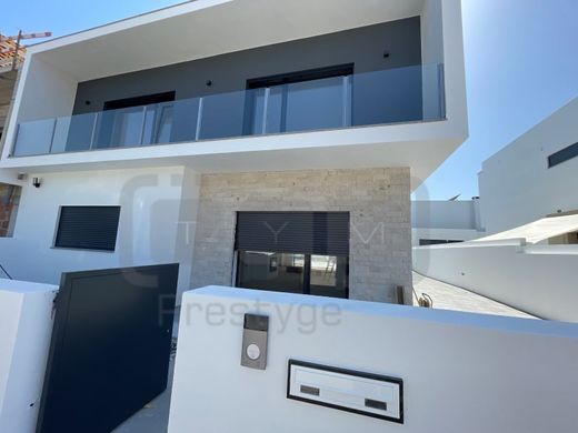Chalet Pareado en Entroncamento, Santarém