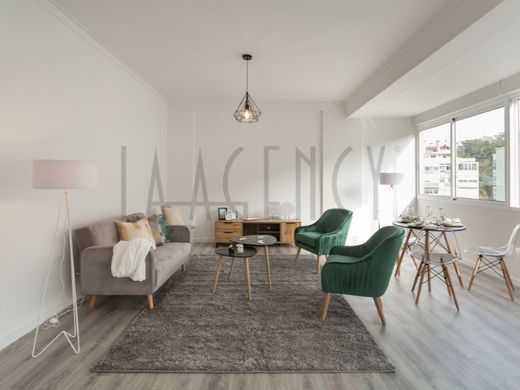 Apartment / Etagenwohnung in Benfica, Lisbon