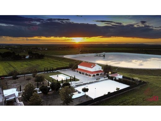 Vrijstaand huis in Beja, Distrito de Beja